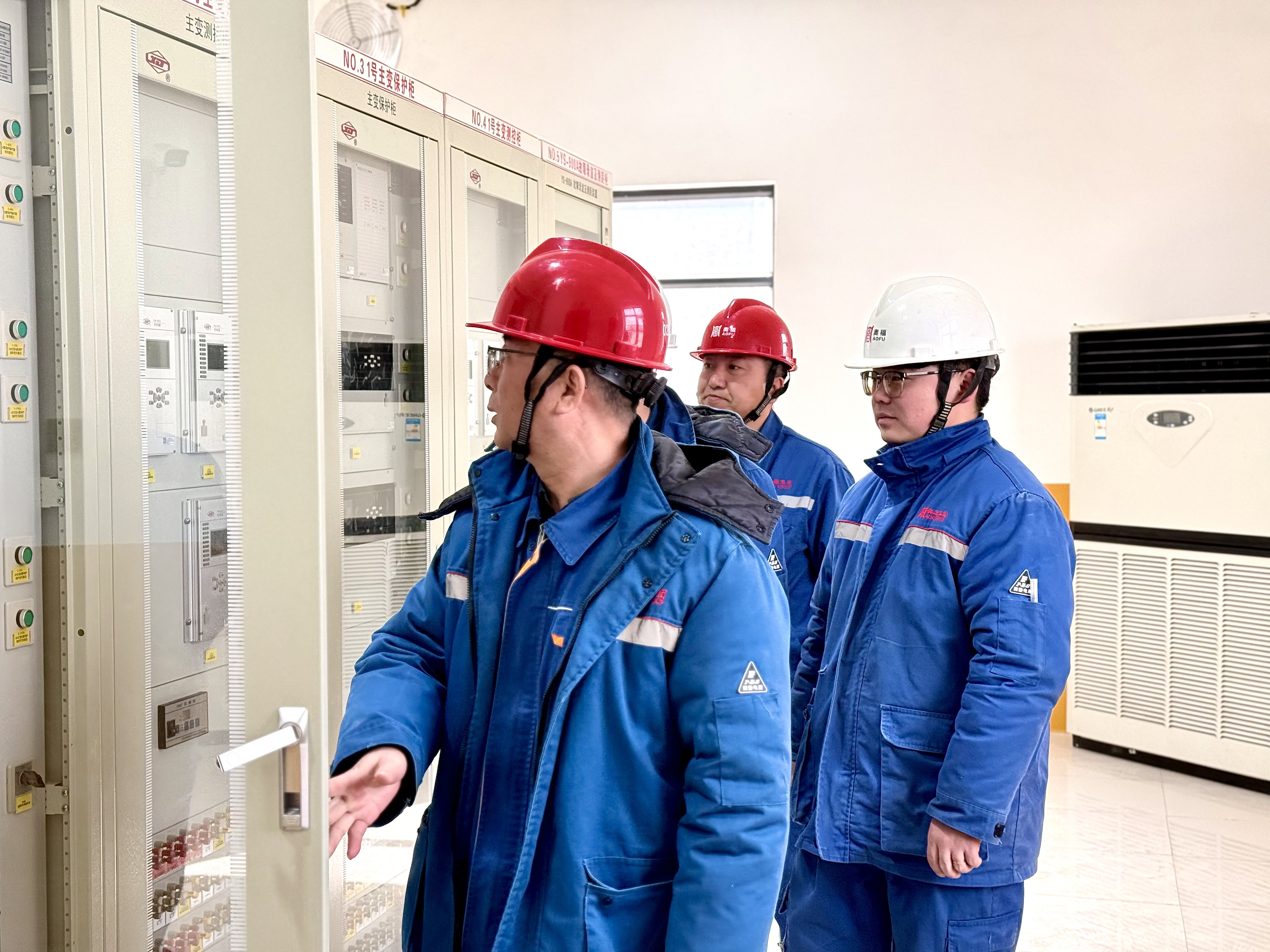 严管施工筑安全 精建细护保运行 严管施工筑安全 精建细护保运行